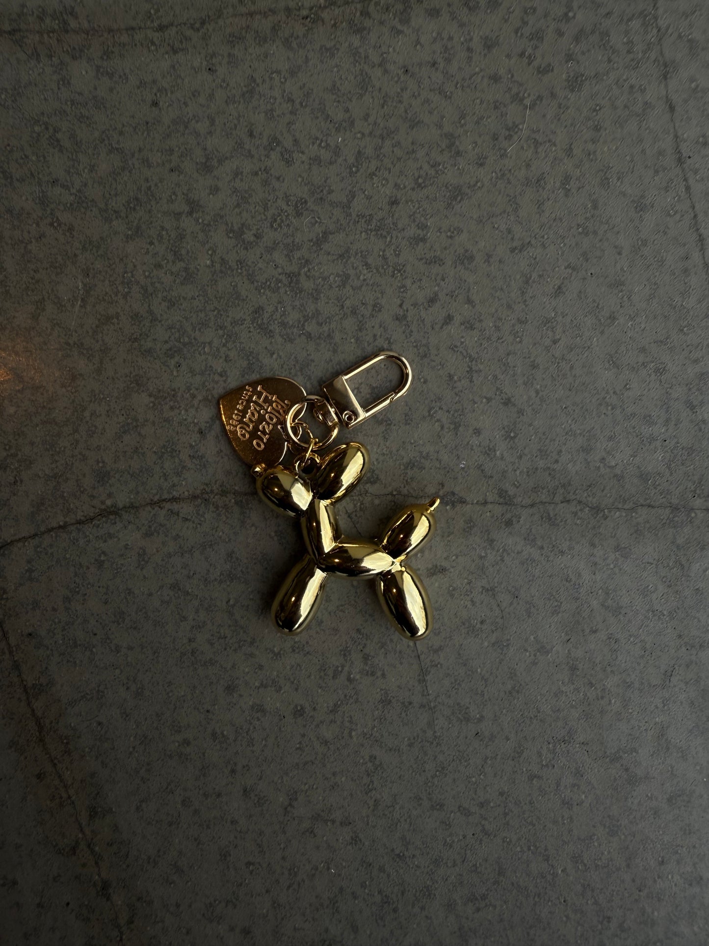 Balon Köpek Anahtarlık Kalp Şekilli Pim Kilit Detaylı Çanta Charm Gold