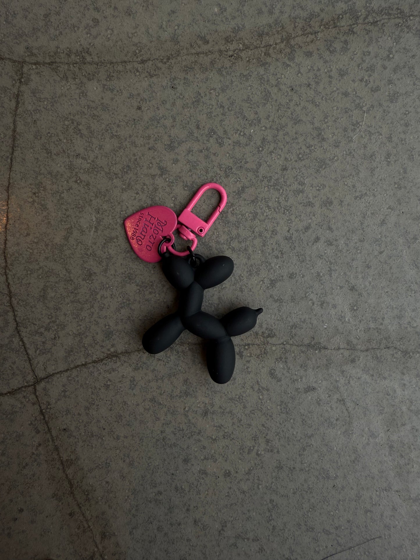 Balon Köpek Anahtarlık Kalp Şekilli Pim Kilit Detaylı Çanta Charm Siyah