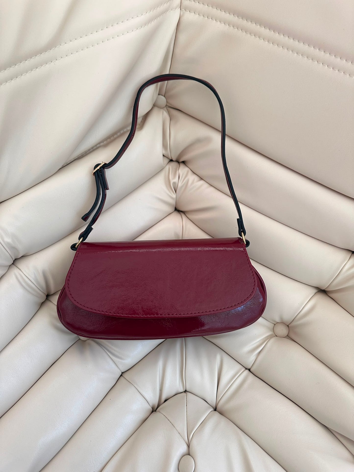 Kapak Detaylı Mini Baget Kadın Kol Çanta Betty Bordo