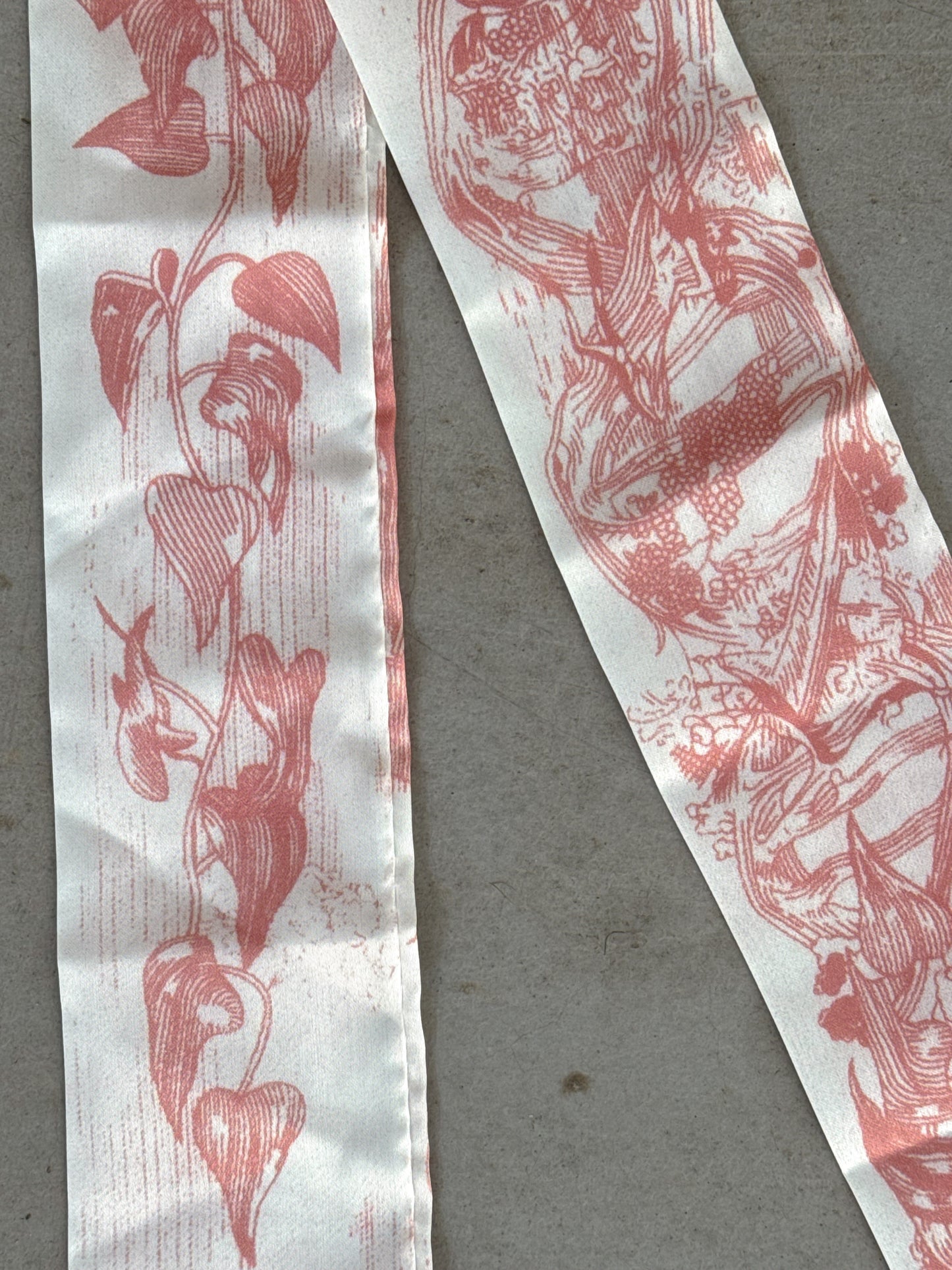 Çift Kat Karışık Desenli Soft Saten Somon Pembe Fular