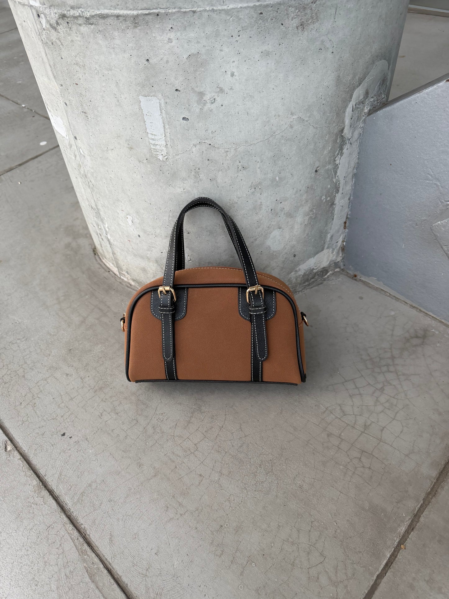 Süet Deri Kombinasyonlu Çift Kemer Detaylı Garne Kadın Çapraz Çanta Taba