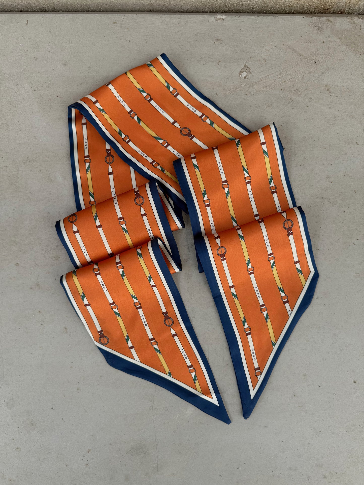 Lacivert Çerçeveli Çift Kat Karışık Desenli Soft Saten Turuncu Fular