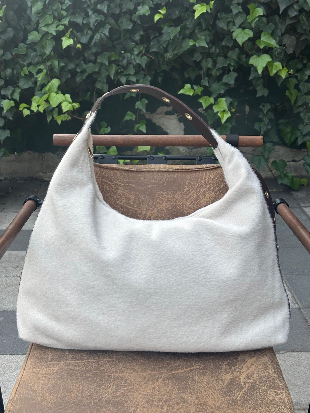 Peluş Dokulu Deri Detaylı Viona Kol Çanta Beyaz