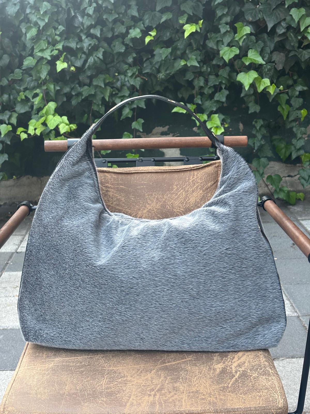 Peluş Dokulu Deri Detaylı Viona Kol Çanta Gri