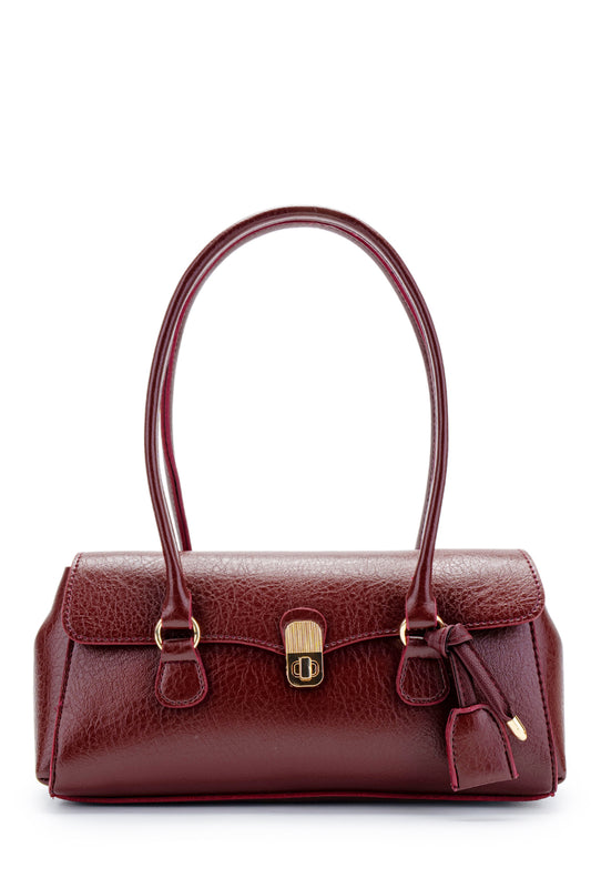 Baget form özel kilit sarkıt detaylı Hilly Kadın Kol Çanta Bordo