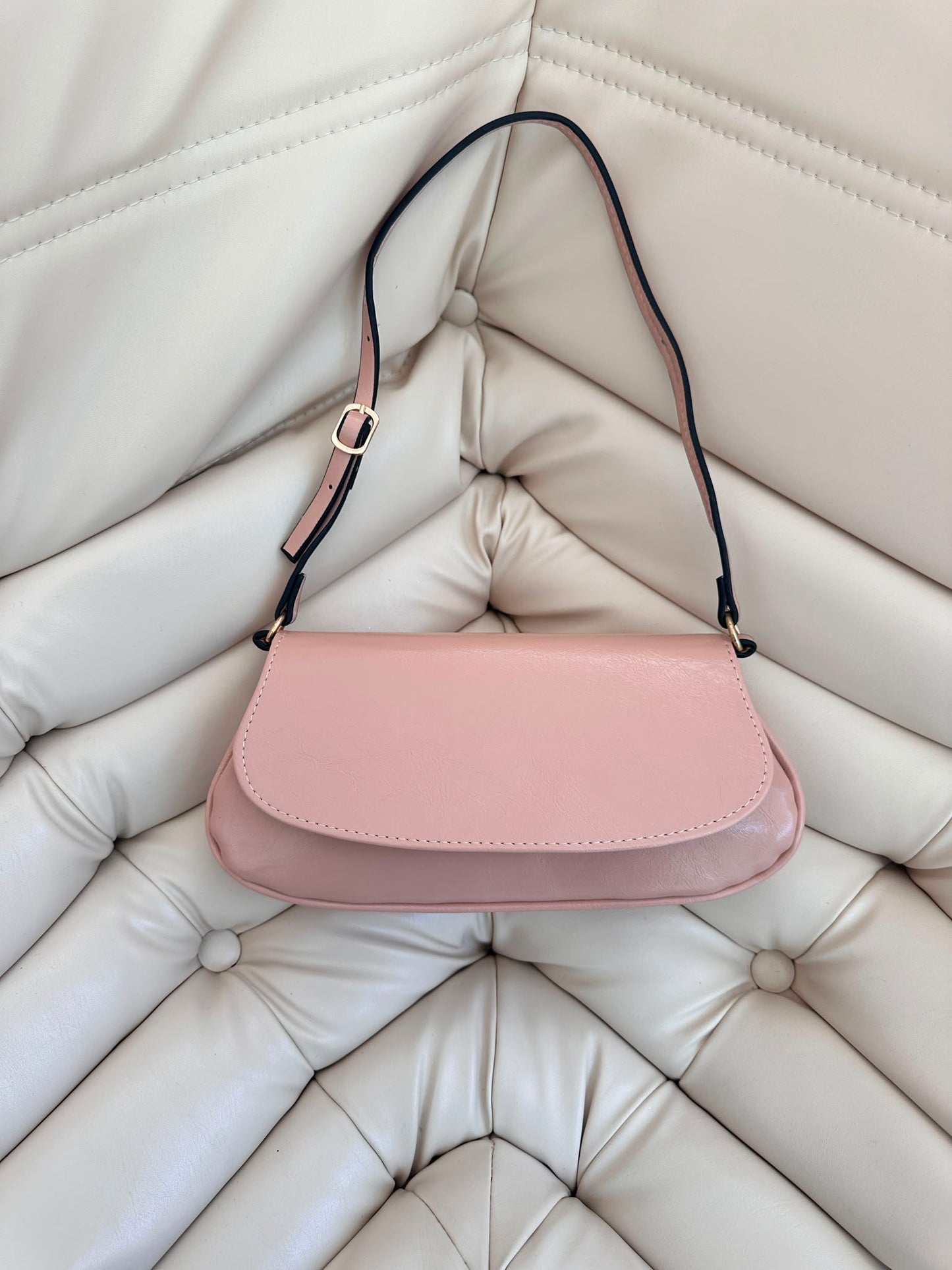 Kapak Detaylı Mini Baget Kadın Kol Çanta Betty Pudra