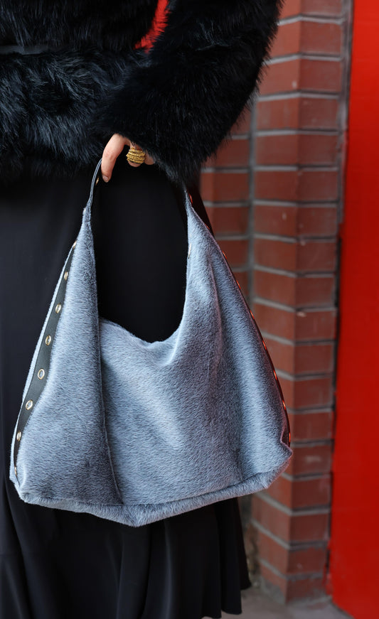 Peluş Dokulu Deri Detaylı Viona Kol Çanta Gri