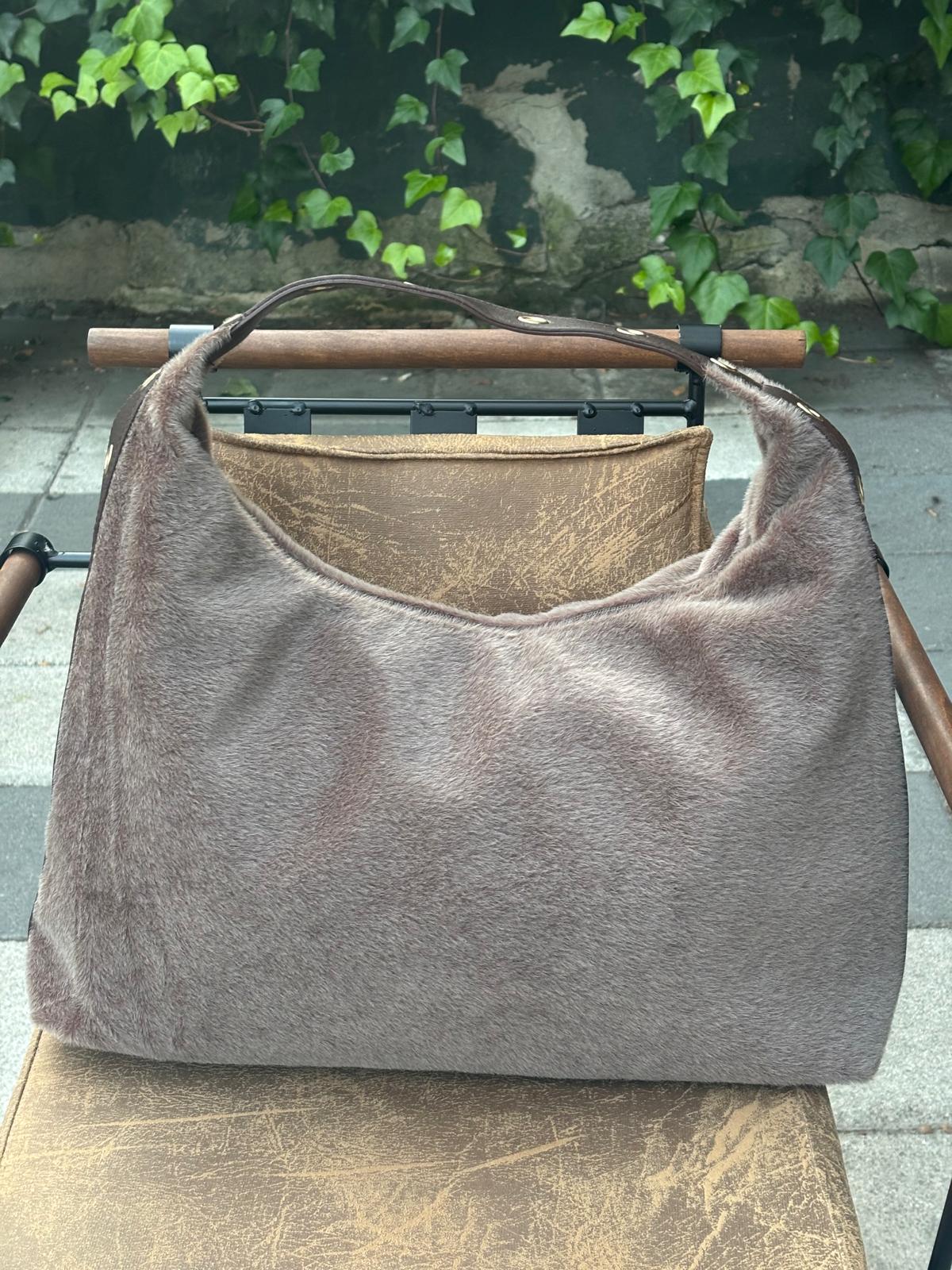 Peluş Dokulu Deri Detaylı Viona Kol Çanta Vizon