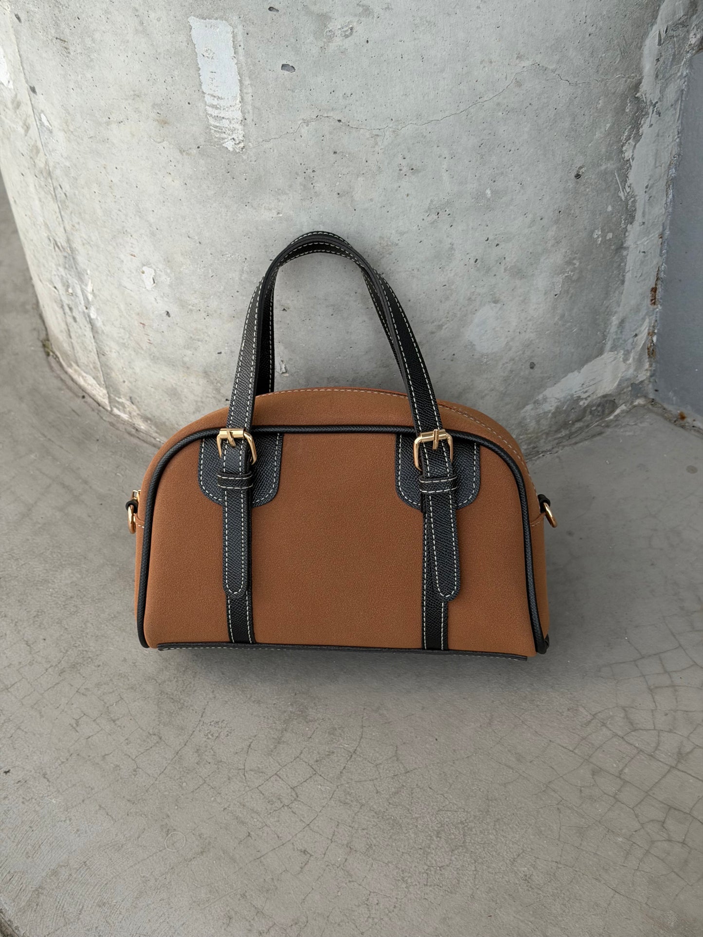 Süet Deri Kombinasyonlu Çift Kemer Detaylı Garne Kadın Çapraz Çanta Taba