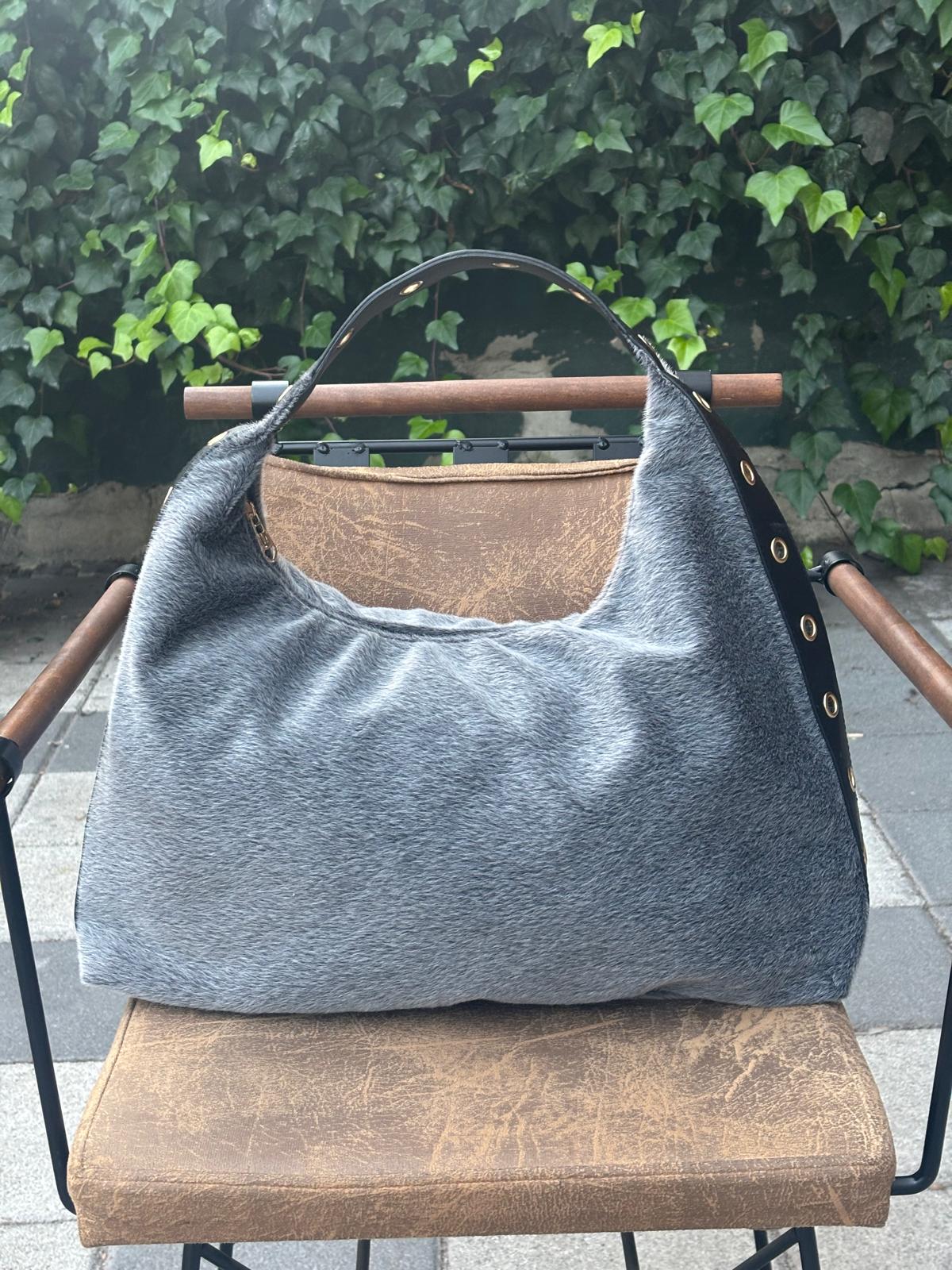 Peluş Dokulu Deri Detaylı Viona Kol Çanta Gri