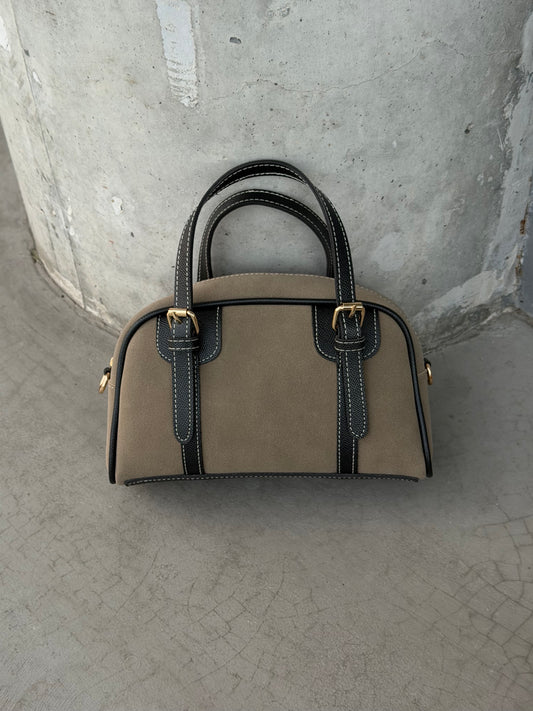 Süet Deri Kombinasyonlu Çift Kemer Detaylı Garne Kadın Çapraz Çanta Vizon