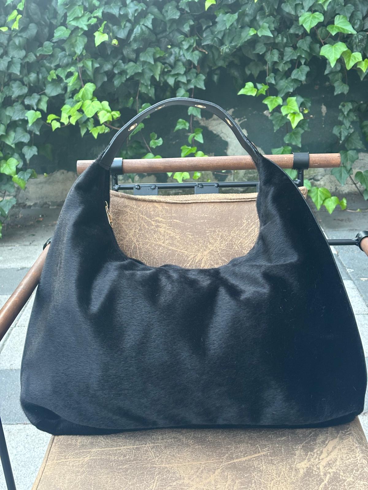 Peluş Dokulu Deri Detaylı Viona Kol Çanta Siyah